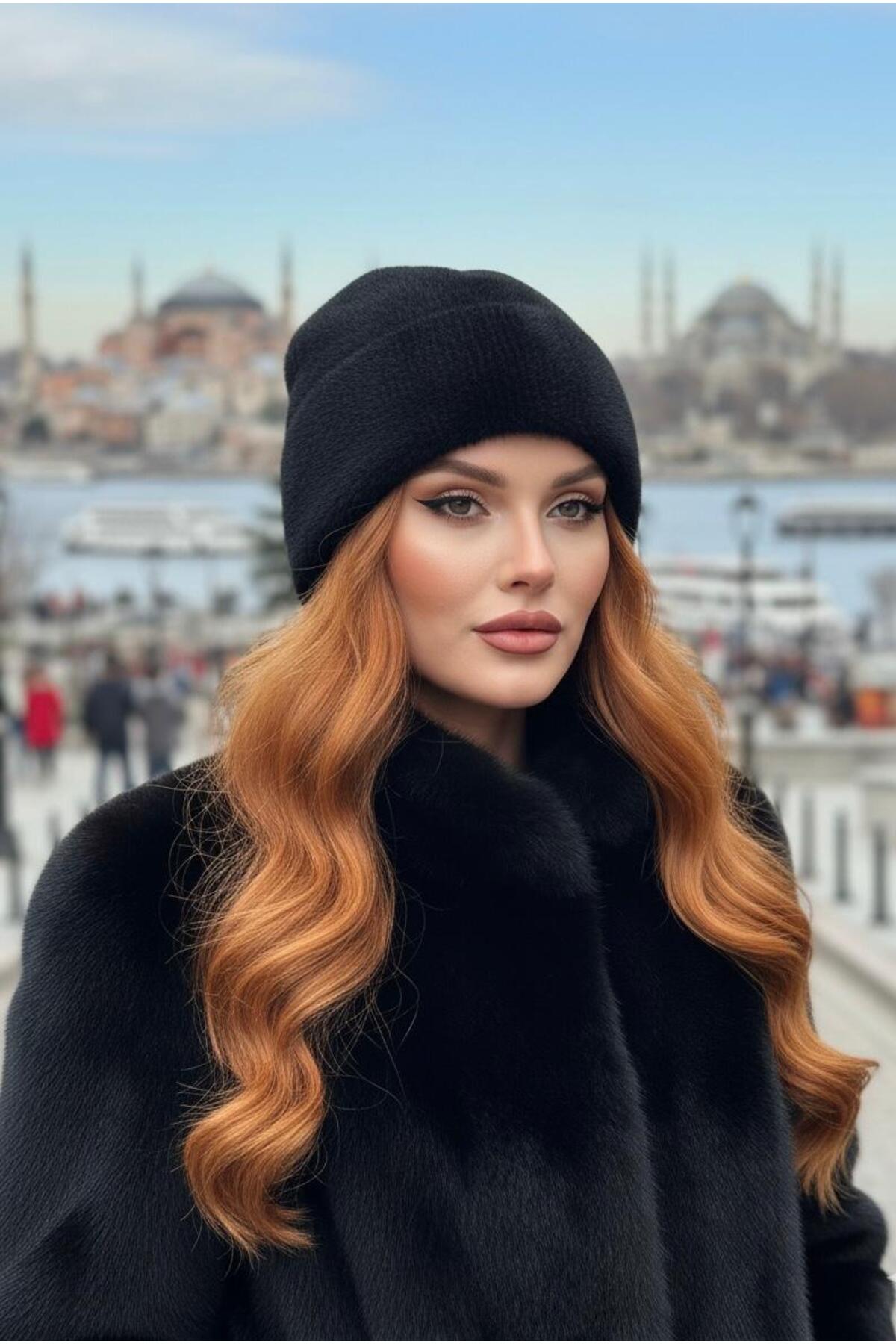 Goldmine Kadın Yumoş Tüylü Bere Siyah görsel 3