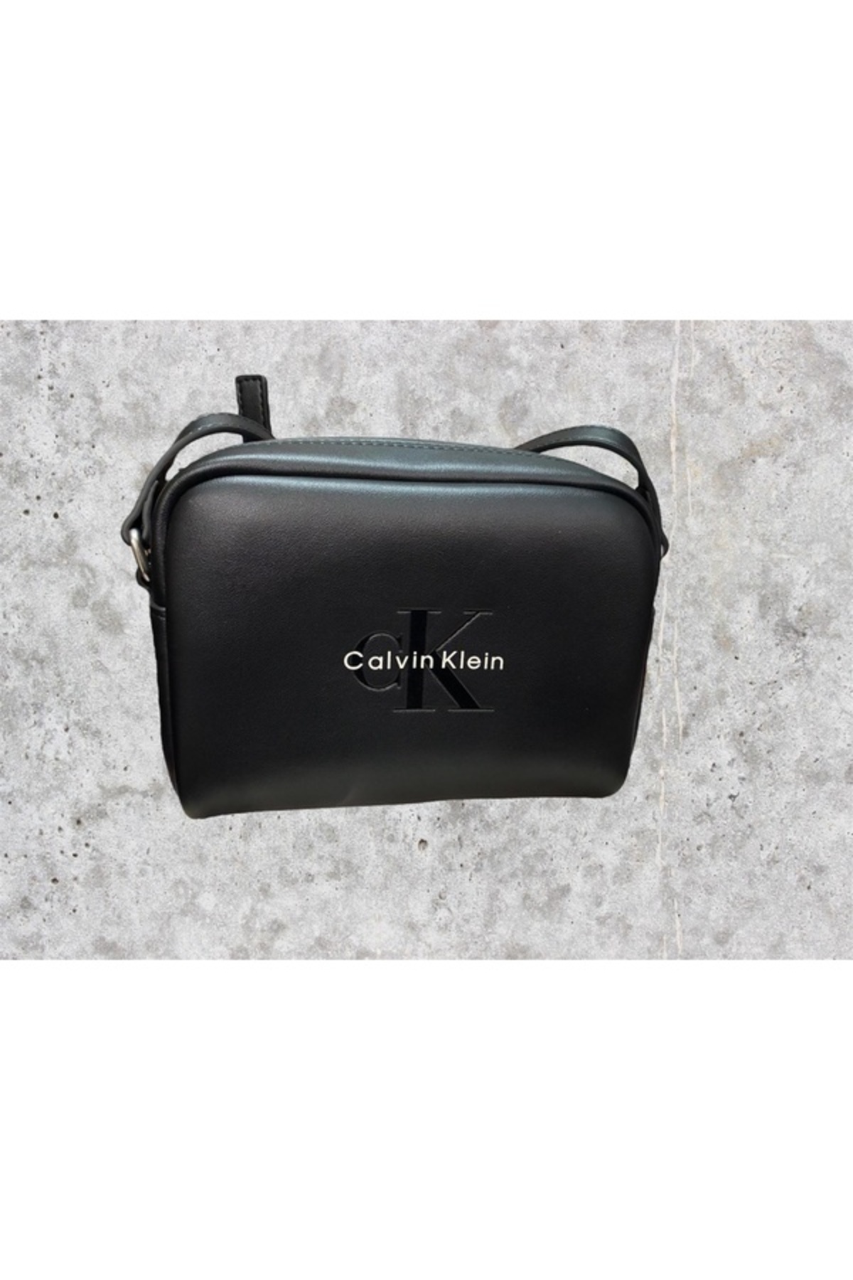 Calvin Klein Sculpted Camera Bag Çapraz Askılı Çanta LZ04K3014G