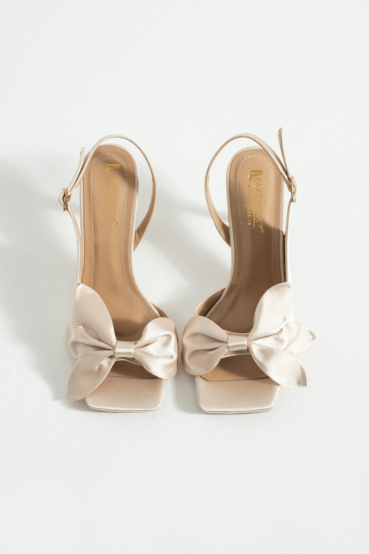 Pazzyonez  Kadın Brona Bej Saten Fiyonk Detaylı Bilekten Kemer Detaylı Topuklu Sandalet Ayakkabı - Görsel 3