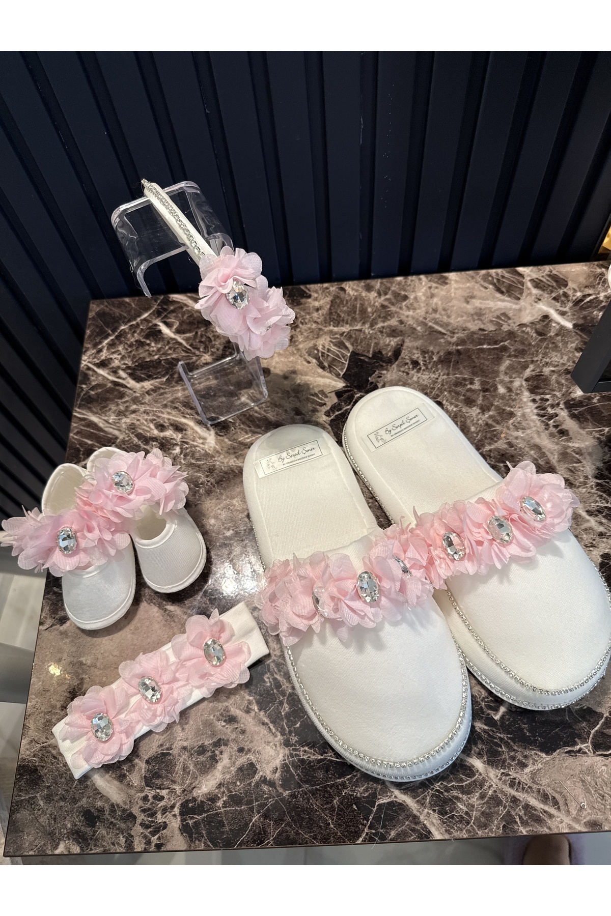 By Serpil Şener Lohusa SETİ-Anne Bebek takımı- terlik taç- bebek ayakkabı ve bant fotoğrafı 3 (önizleme)