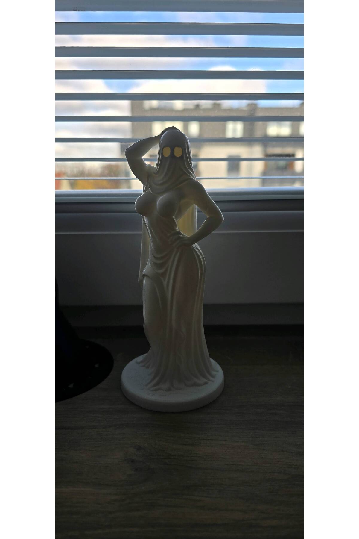 Cadılar Bayramı Sexy Hayalet Kız Heykeli - Özel Tasarım Dekoratif Model - 3D Baskı 15 cm