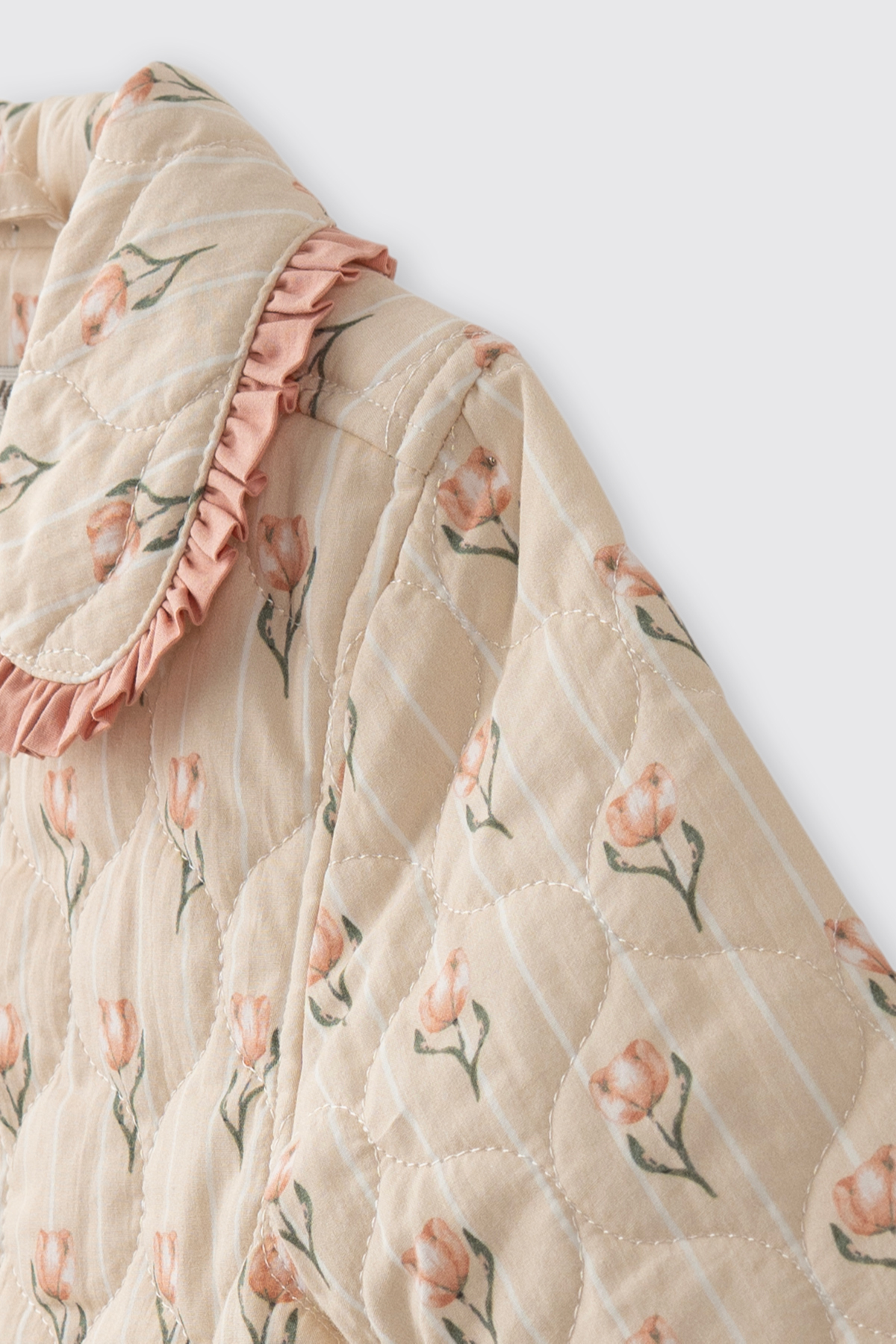 Panço Kız Bebek Yaka Ucu Fırfırlı Desenli Kapitone Bej Ceket fotoğrafı 2 (önizleme)