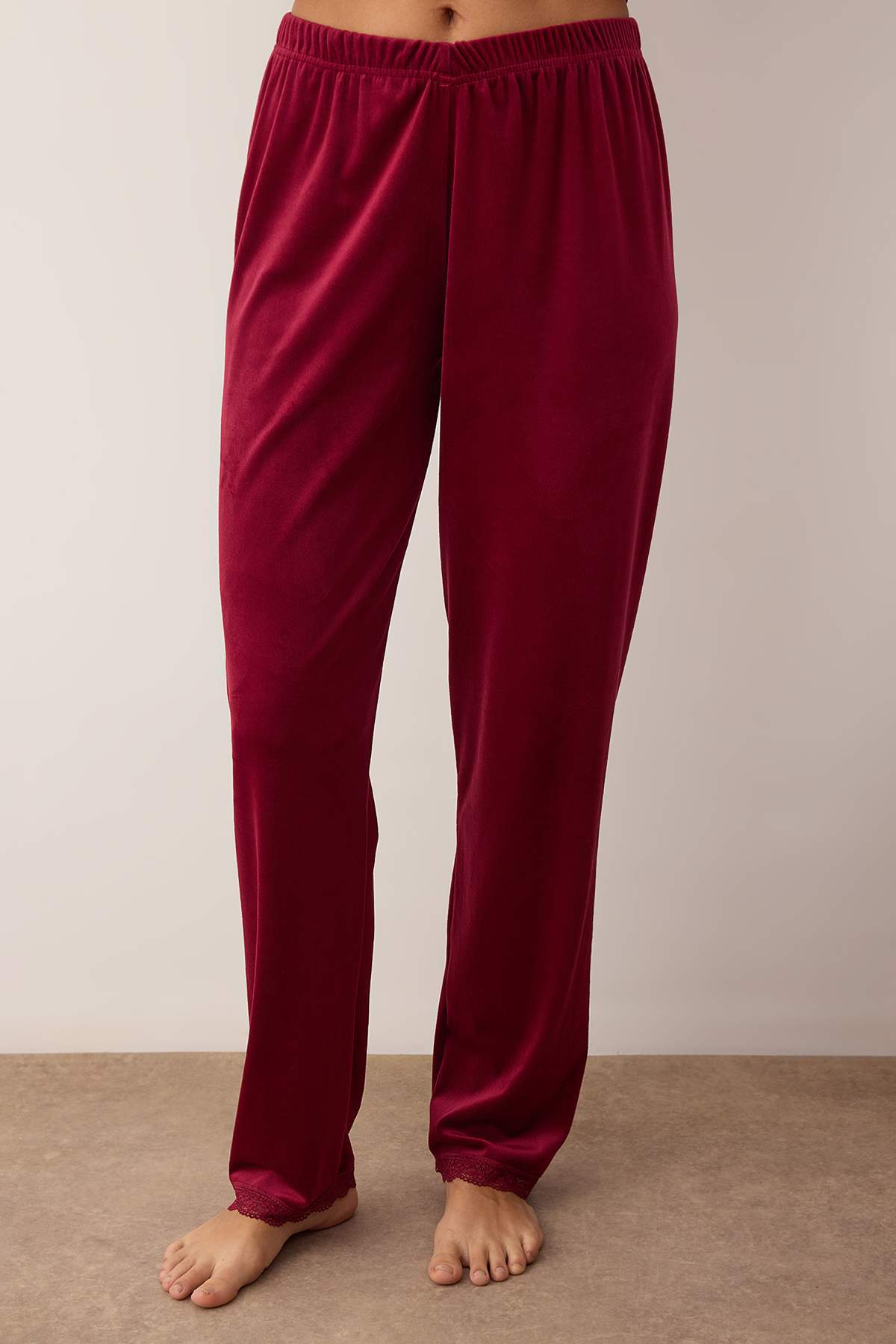 Trendyolmilla  Bordo 3'lü Çeyiz Seti Dantel Detaylı Kadife Örme Sabahlık+Pijama Takımı THMAW26PT00191 - Görsel 4