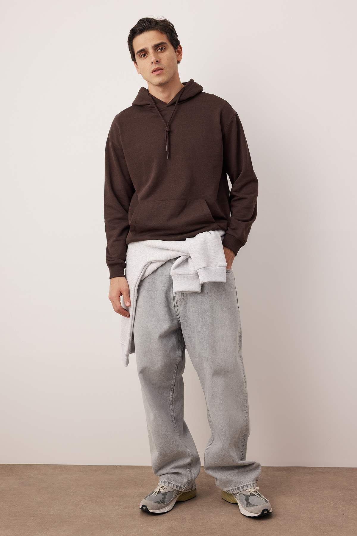 Trendyolmilla  Koyu Kahverengi Oversize/Geniş Kesim Kapüşonlu İçi Polar/Sıcak Tutan Sweatshirt TMNAW23SW00195