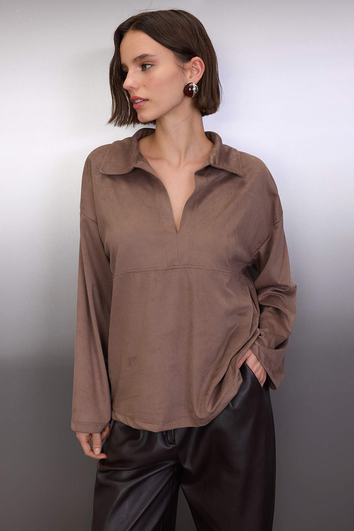 Trendyolmilla  Koyu Kahverengi Relaxed/Rahat Kalıp Örme Süet Gömlek TWOAW26GO00103 - Görsel 2