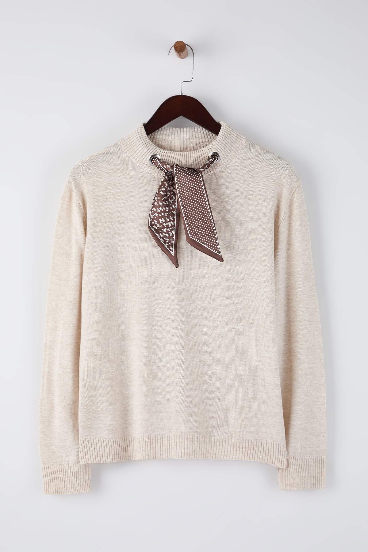 Trendyolmilla  Bej Fular Yaka Detaylı Triko Kazak TWOAW26KZ00271 - Görsel 5