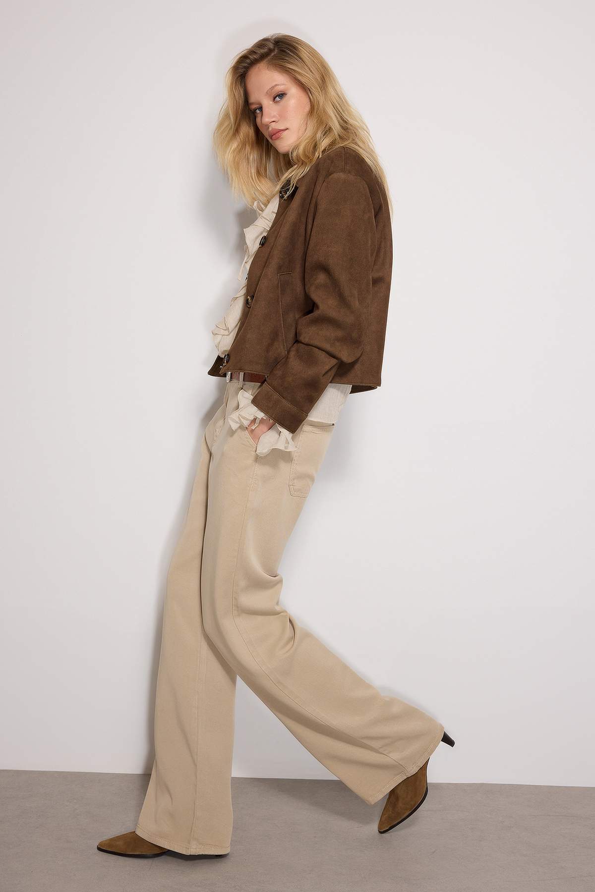 Trendyolmilla  More Sustainable Bej %100 Tencel™ Düşük Bel Wide Leg Jeans TWOSS23JE00219 - Görsel 2