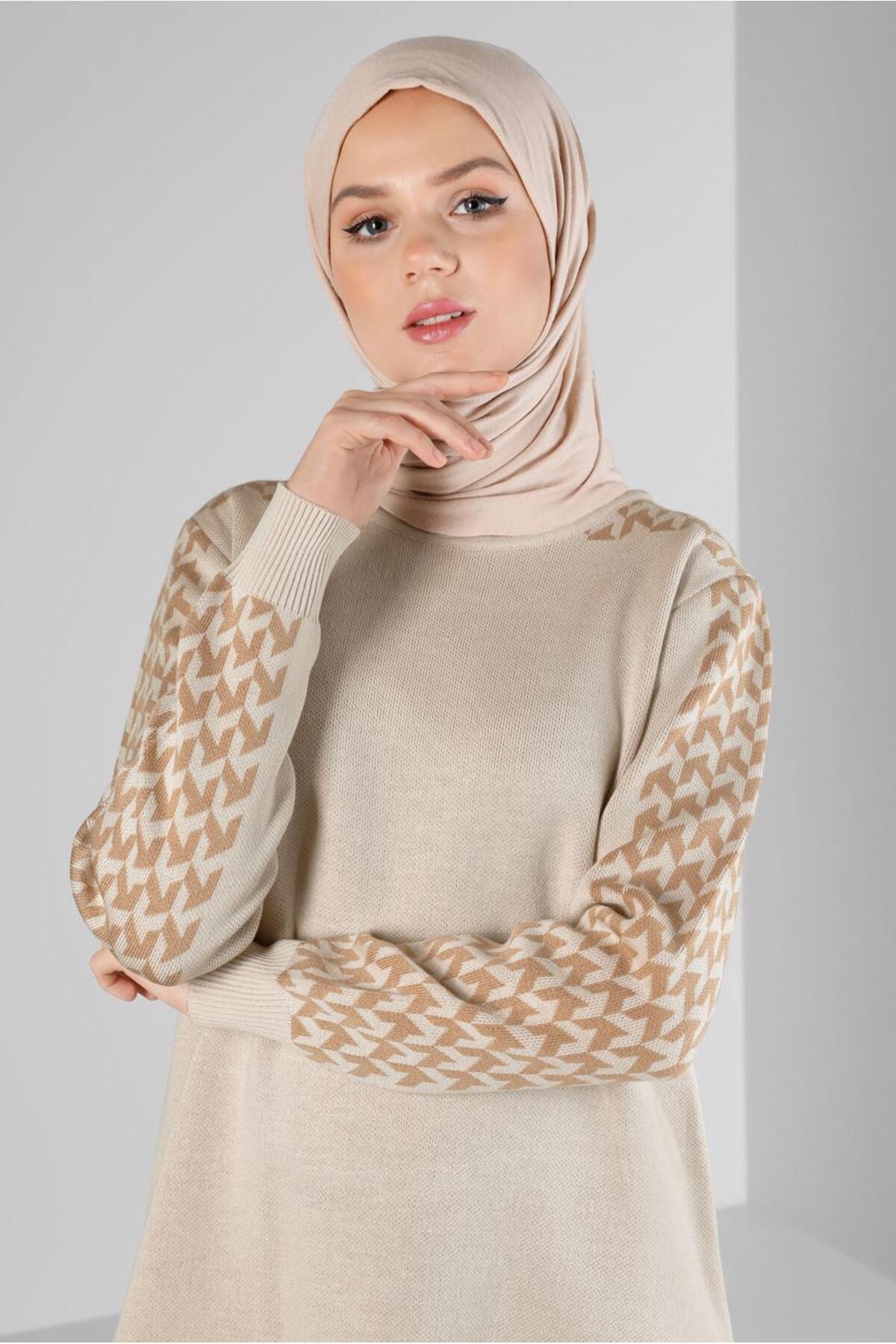 آلوینا ست شلوار بافتنی دو تکه طرح‌دار ۴۳۲۲۲