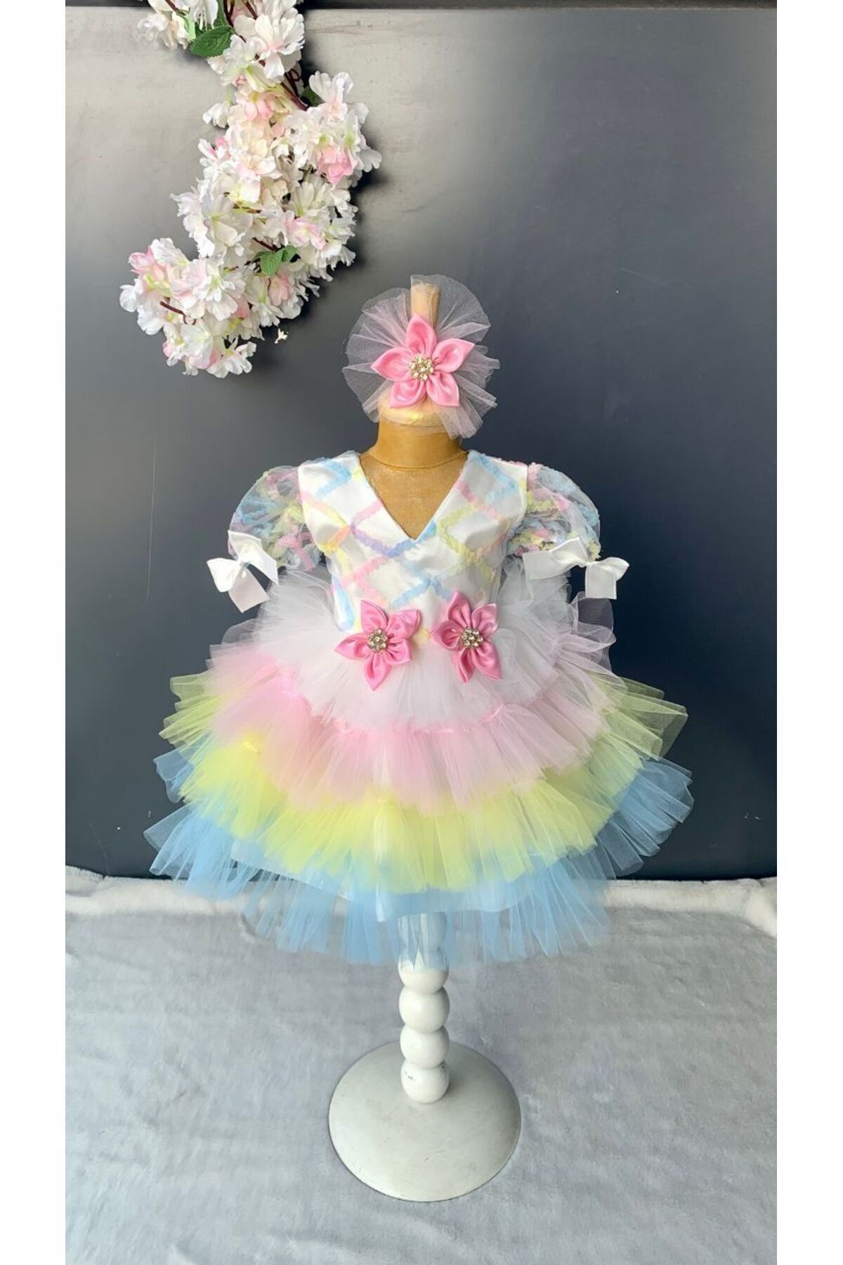 Ponpon Baby 1 yaş kız bebek renkli katkat tüllü prenses elbisesi doğum günü kıyafeti fotoğrafı 4 (önizleme)