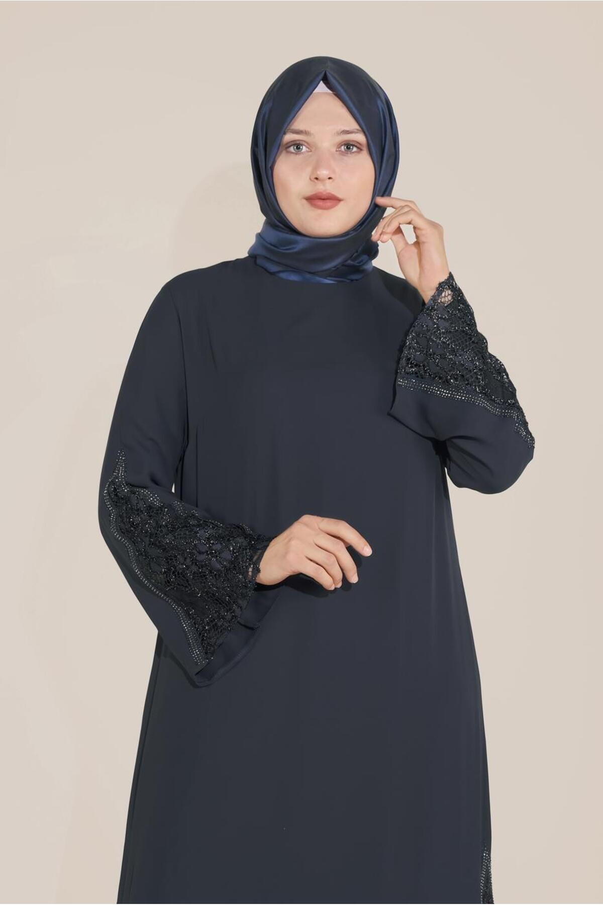 آلوینا لباس حریر با توری جزئیات 20031 آلوینا لباس حریر با توری جزئیات 20031