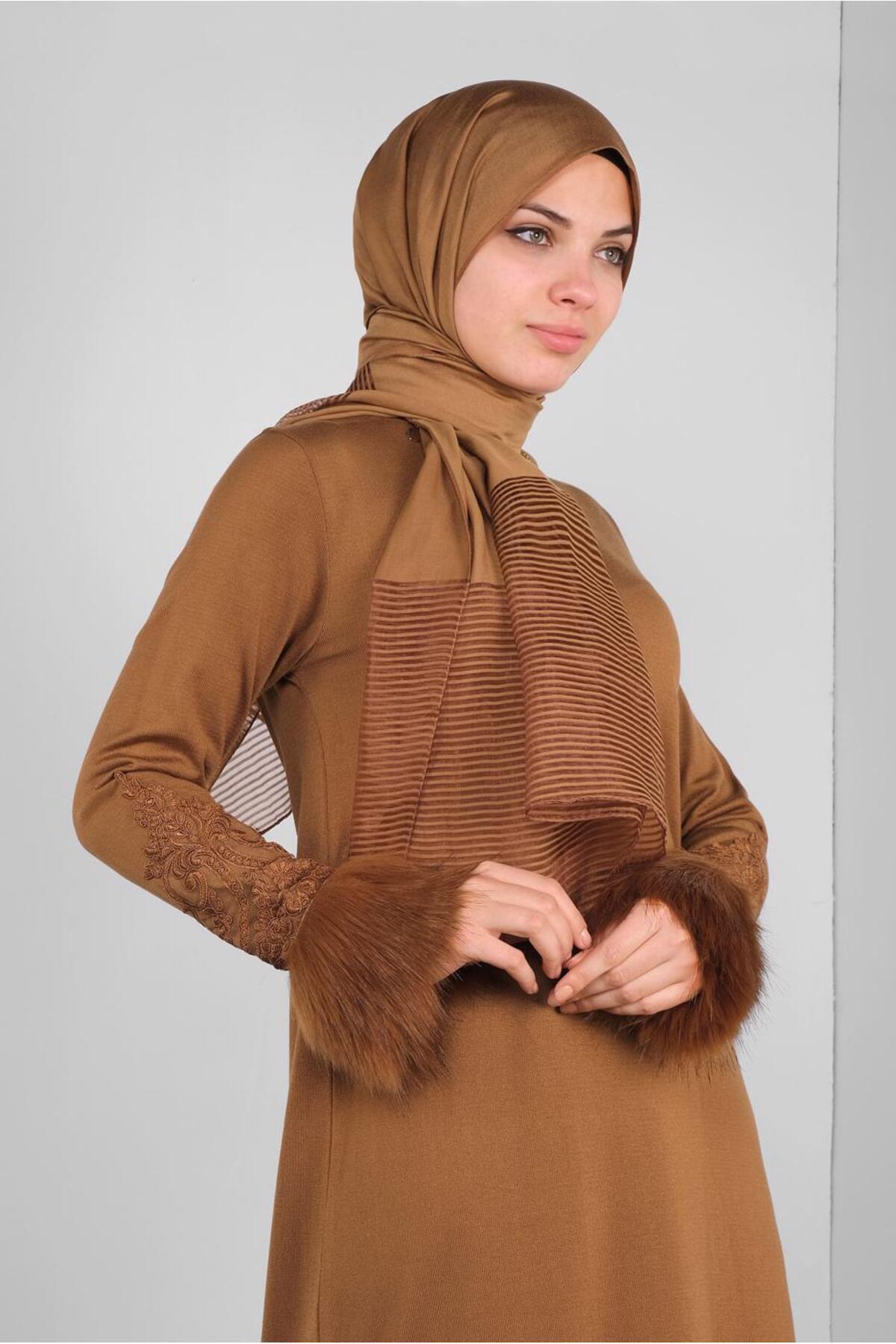 آلوینا لباس بافتنی خز دوزی شده ۴۱۰۳۴