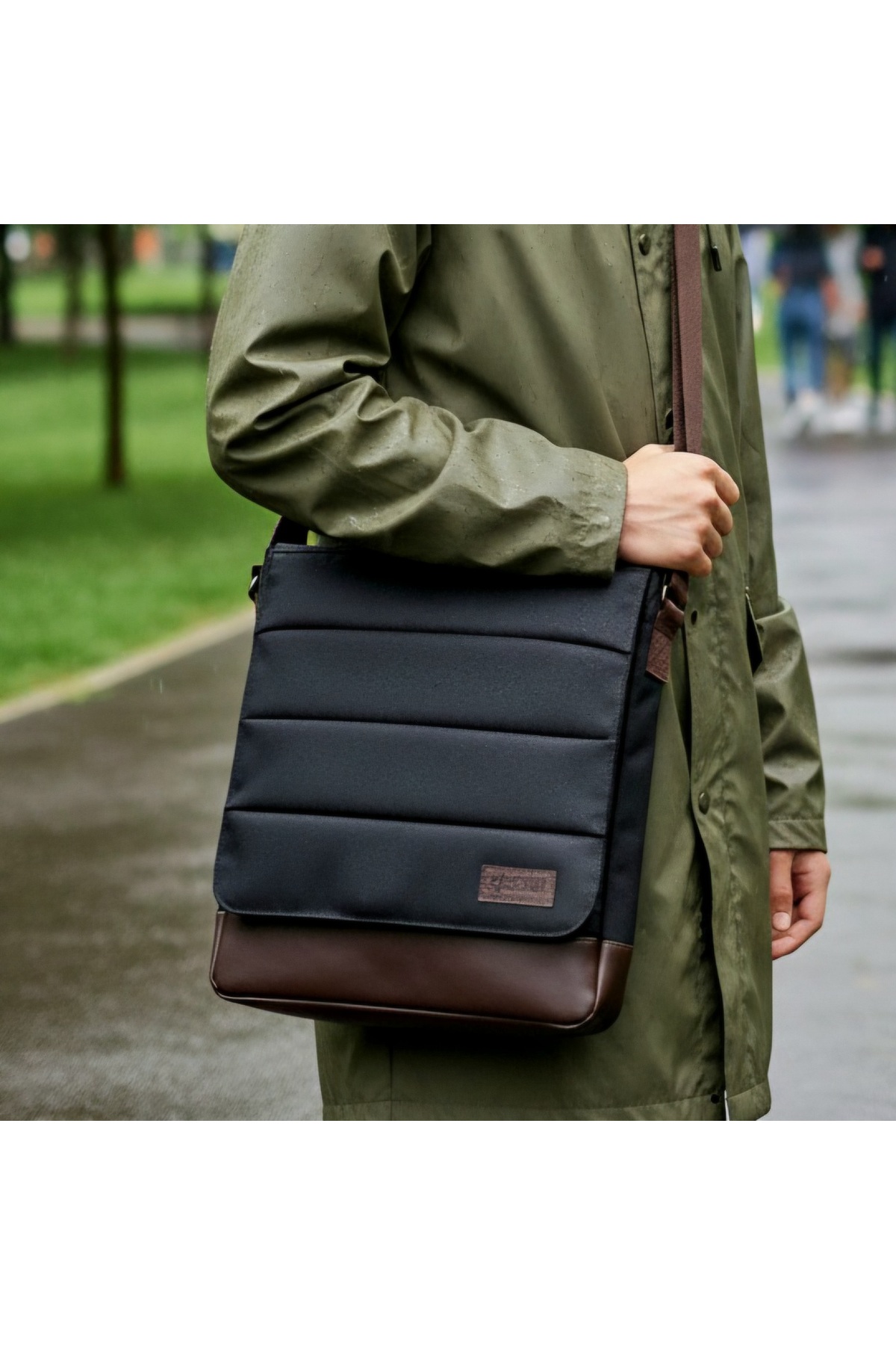 Exception  13-14 Inç Laptop Postacı Çantası - Görsel 2