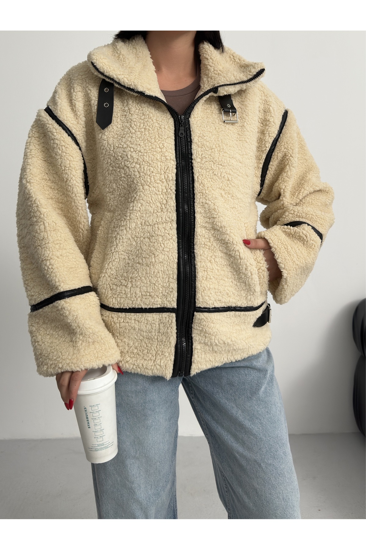 ALFUDO Moda Collection  SUNİ KÜRKLÜ ÜNLÜ MARKANIN MODELİNDE BİKER PELUŞ KREM MONT