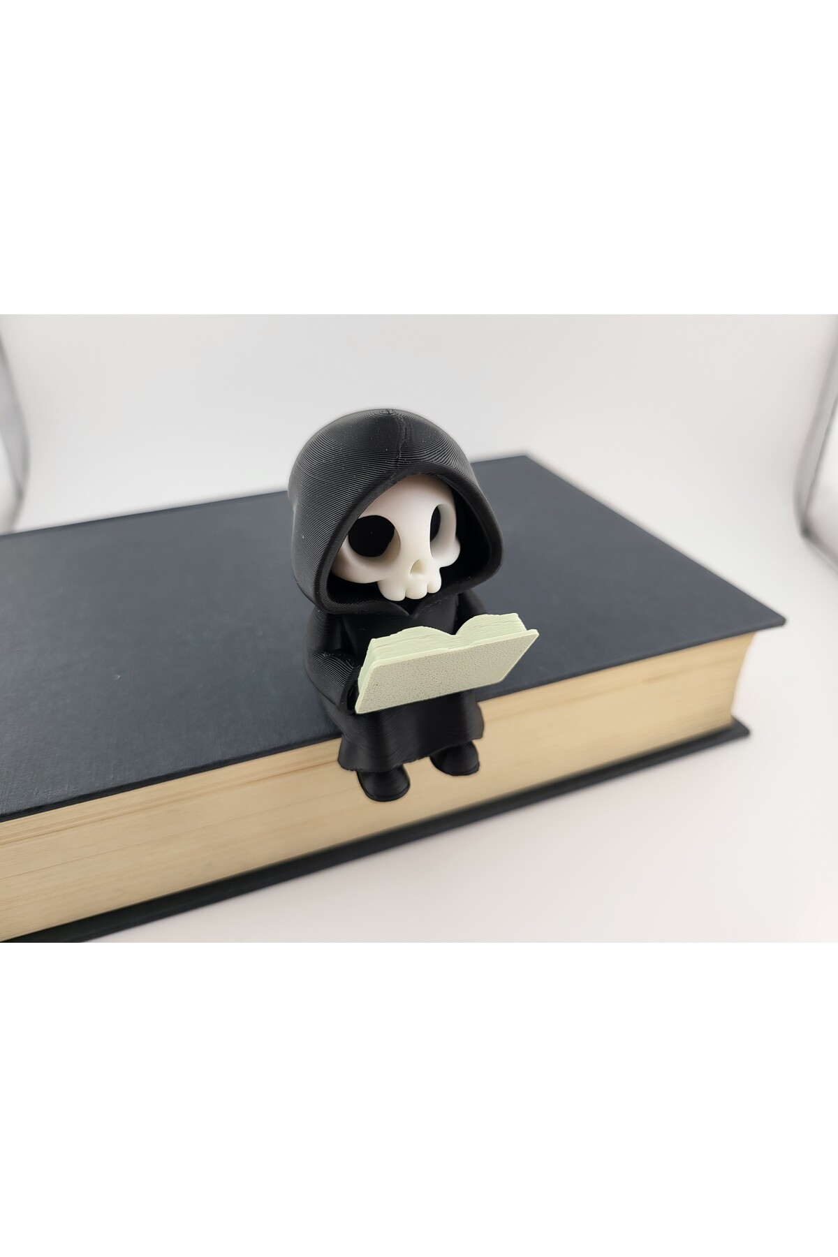 Kawaii Ölüm Meleği Kitap Okuyor - Spooky Özel Tasarım 3D Baskı 10 CM