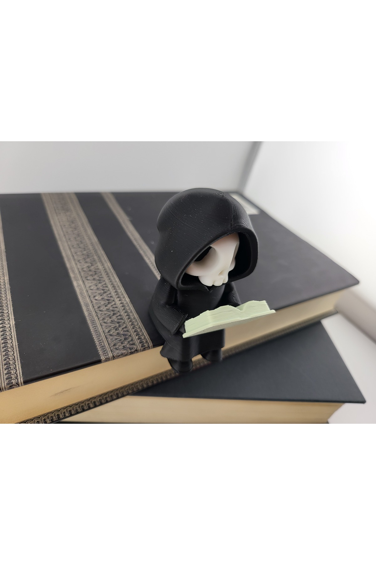 Kawaii Ölüm Meleği Kitap Okuyor - Spooky Özel Tasarım 3D Baskı 10 CM