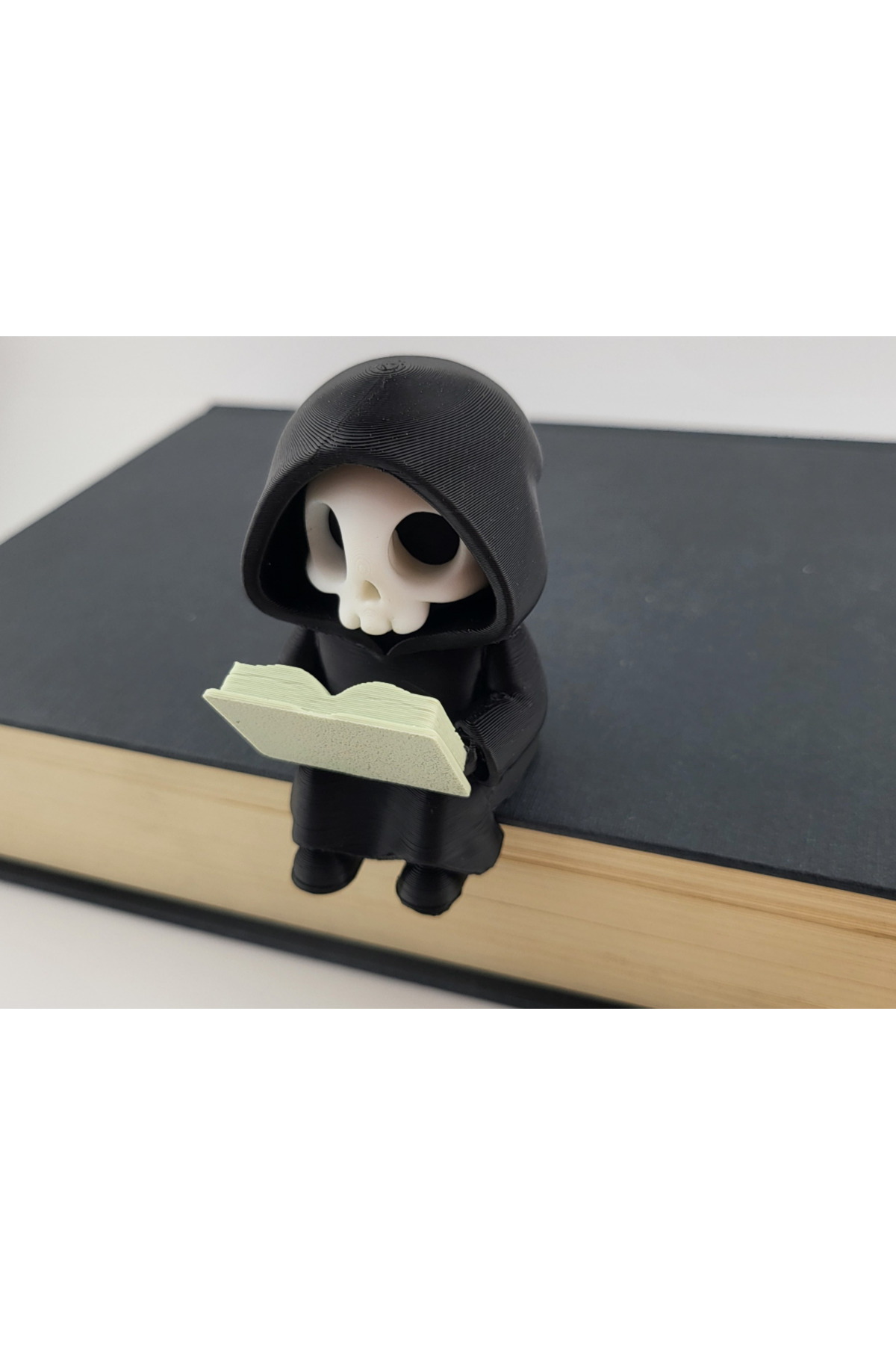 Kawaii Ölüm Meleği Kitap Okuyor - Spooky Özel Tasarım 3D Baskı 10 CM