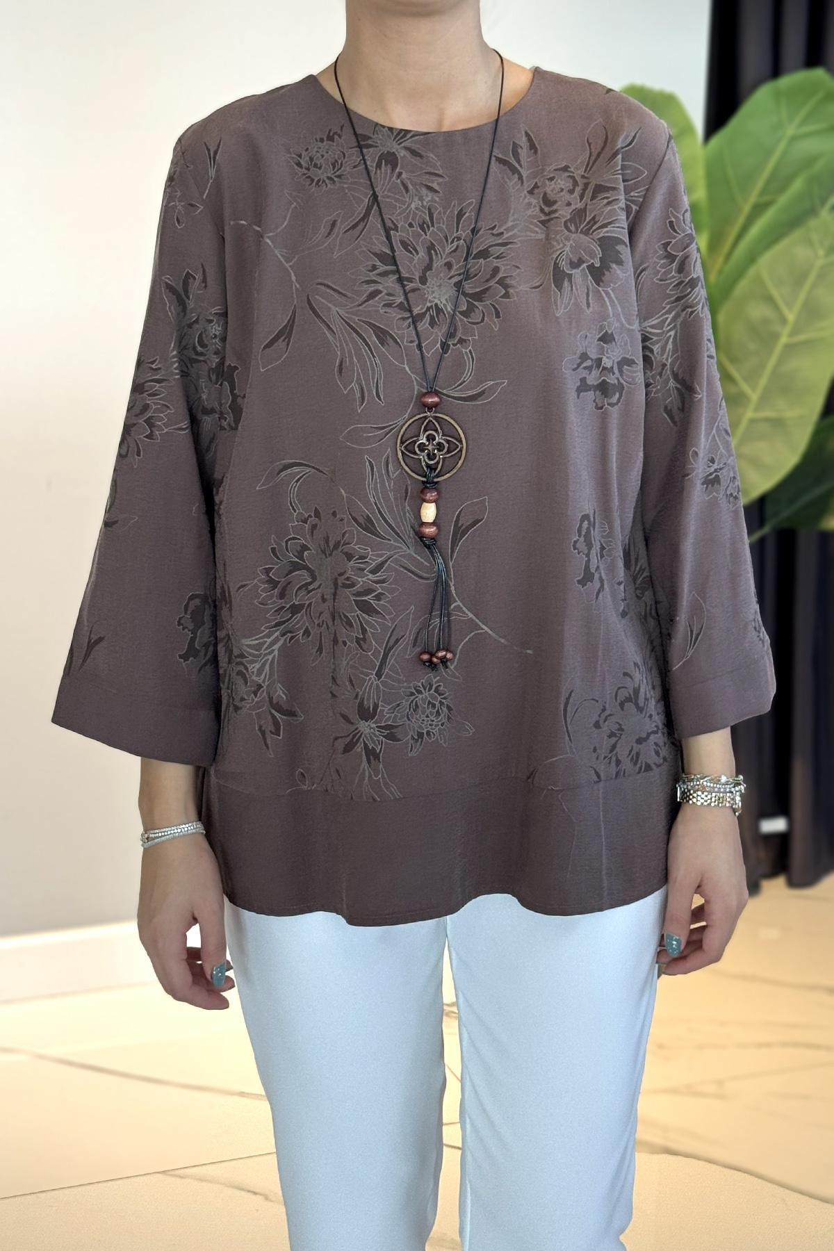 Kolye Detaylı Desenli Bluz 31532 Kahve