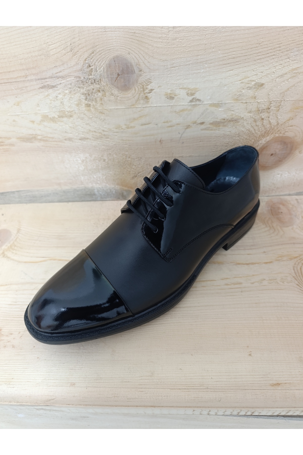 Erkek Kışlık Kundura Hakiki Deri Kauçuk Taban Bağlı Kaymaz ve Suya Karşı Dayanıklı Parlak Rugan