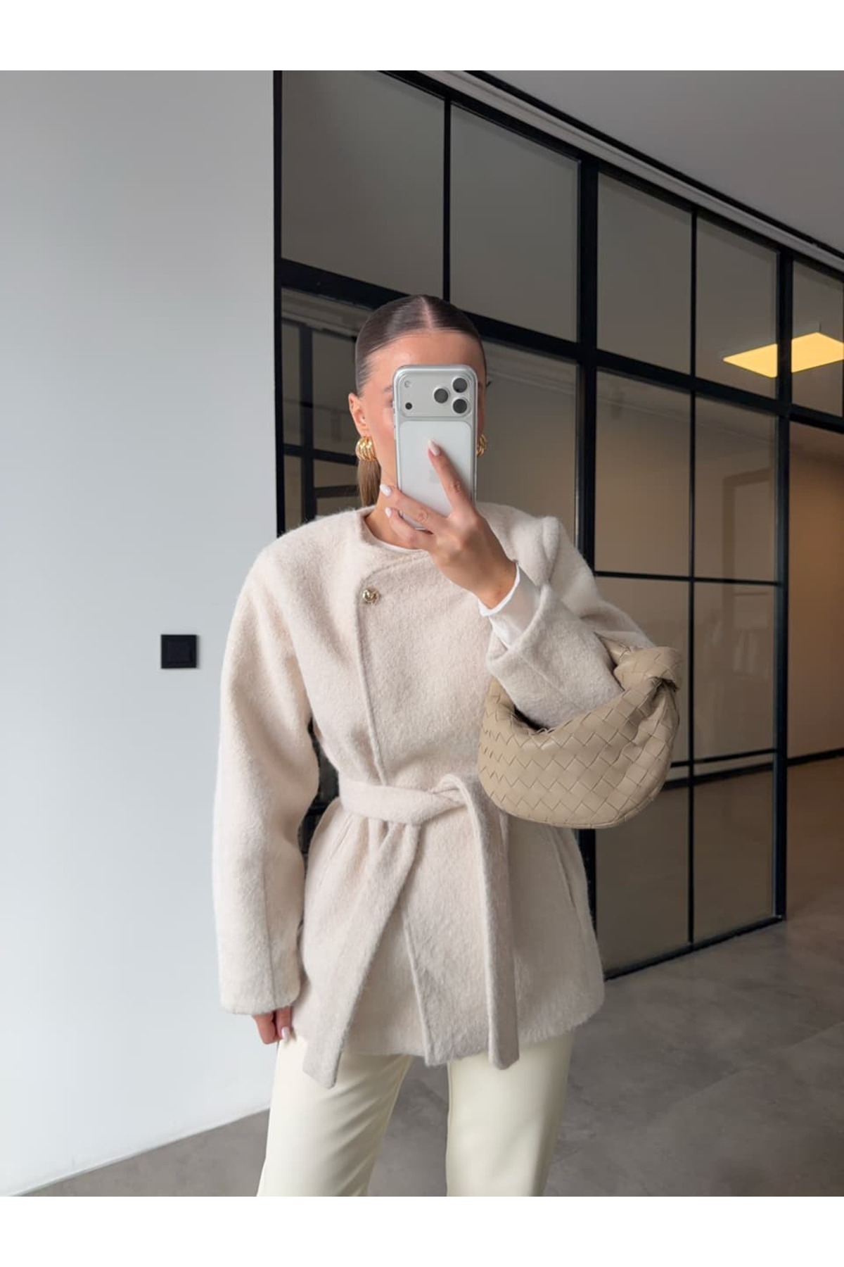 GOLD BUTTON STONE SHORT CACHET COAT