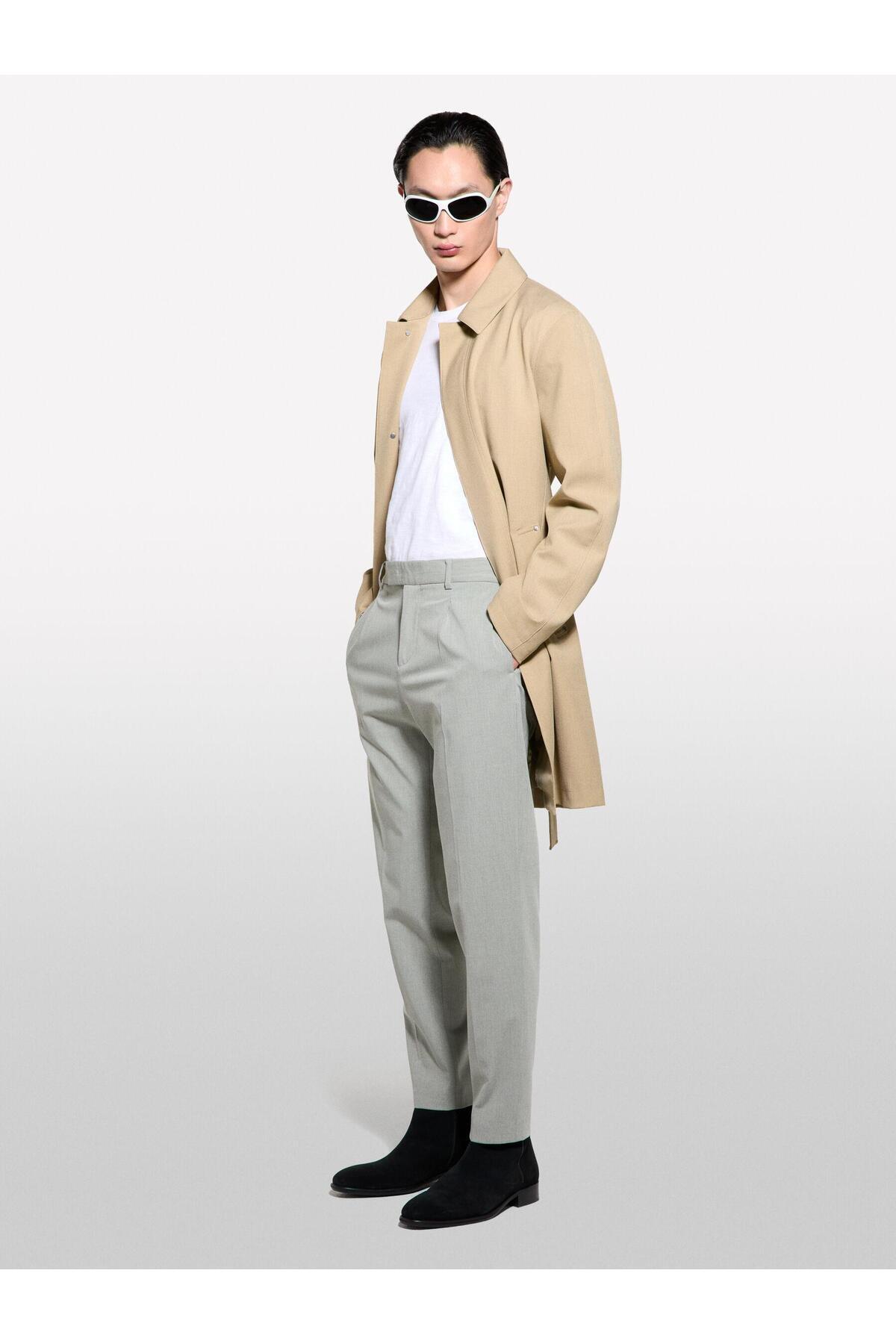 Sisley Erkek Su Geçirmez Kumaşlı Logolu Kemerli Regular Fit Trençkot 325P2THMSN03V-SIS901