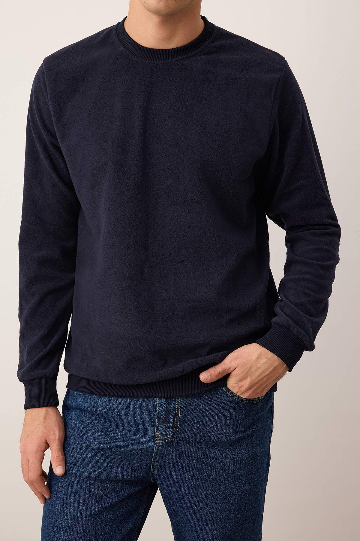Trendyolmilla Man Lacivert Regular/Normal Kesim Polar Bisiklet Yaka Sweatshirt/Pijama Üstü TMNAW26SW00033