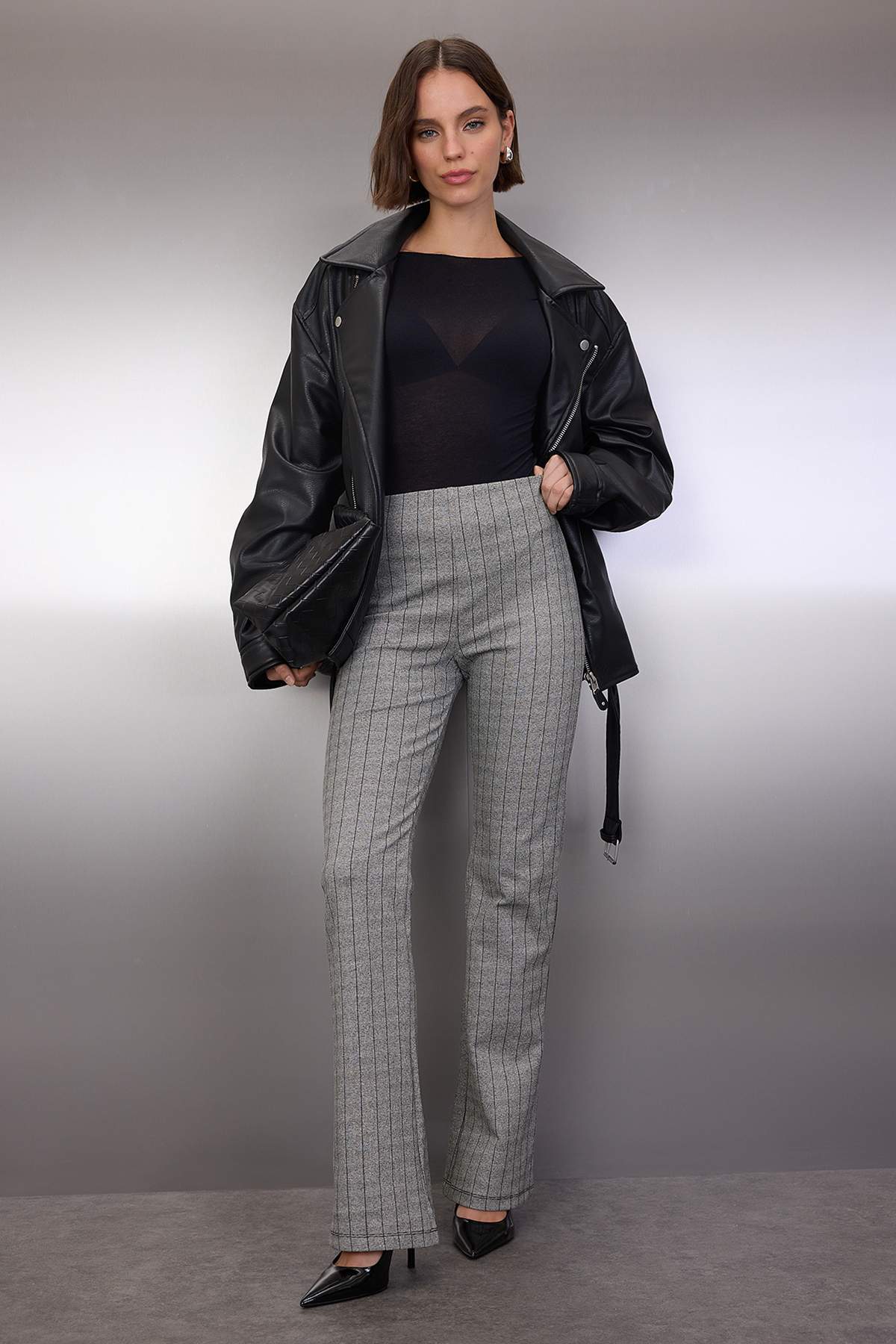 Trendyolmilla  Gri Çizgili Flare/İspanyol Paça Esnek Örme Pantolon TWOAW26PL00091