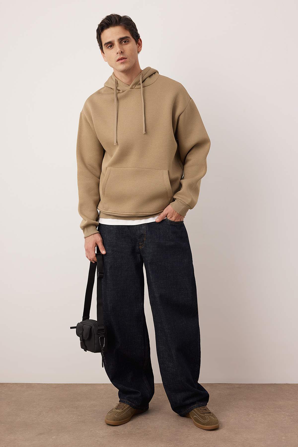 Trendyolmilla Man Koyu Vizon Basic Oversize/Geniş Kesim Kapüşonlu İçi Polar/Sıcak Tutan Sweatshirt TMNAW21SW2005