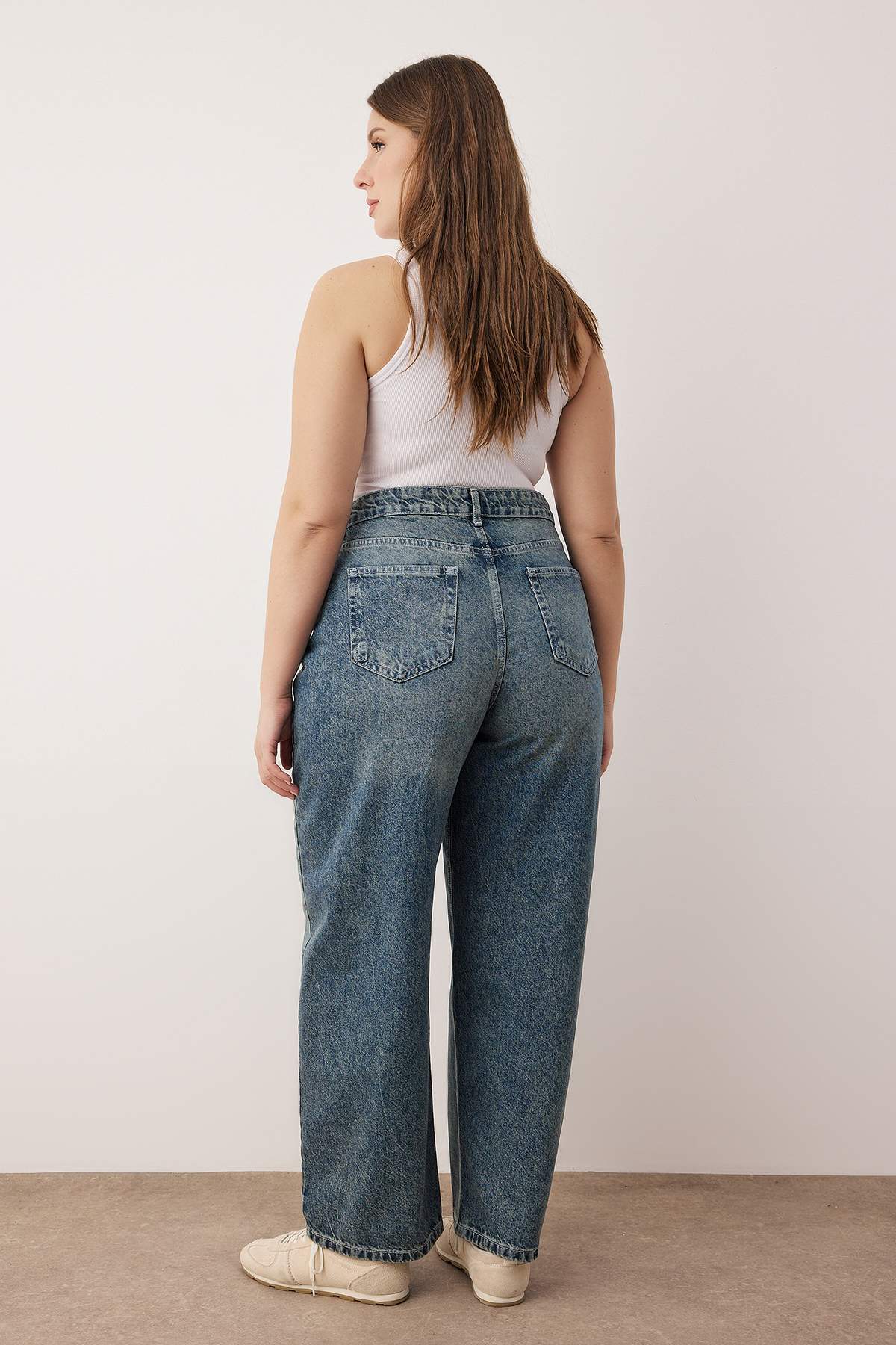 Trendyolmilla  Mavi Yüksek Bel Barrel Baggy %100 Pamuk Non-Stretch Büyük Beden Jeans TBBAW26CJ00043 - Görsel 4