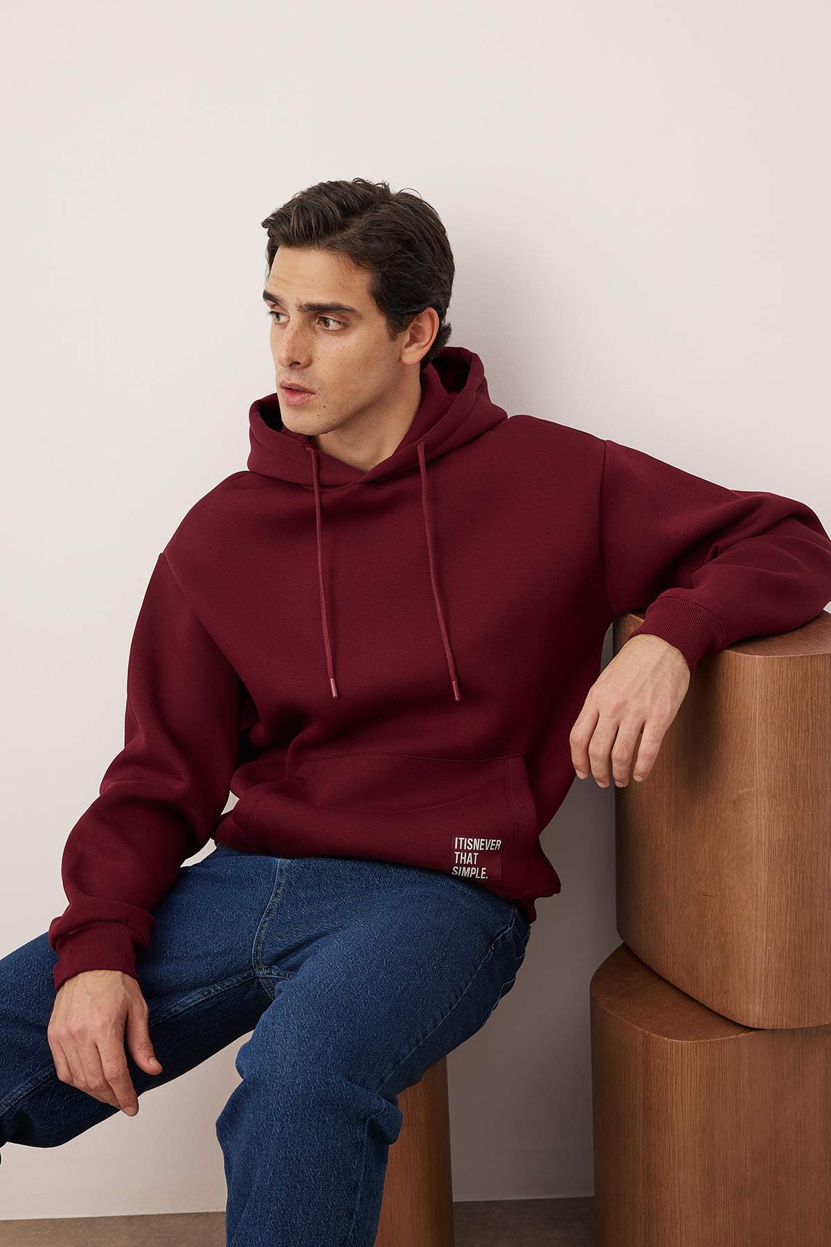 Trendyolmilla Man Bordo Oversize/Geniş Kesim Kapüşonlu Etiketli İçi Polar Pamuklu Sweatshirt TMNAW21SW2005