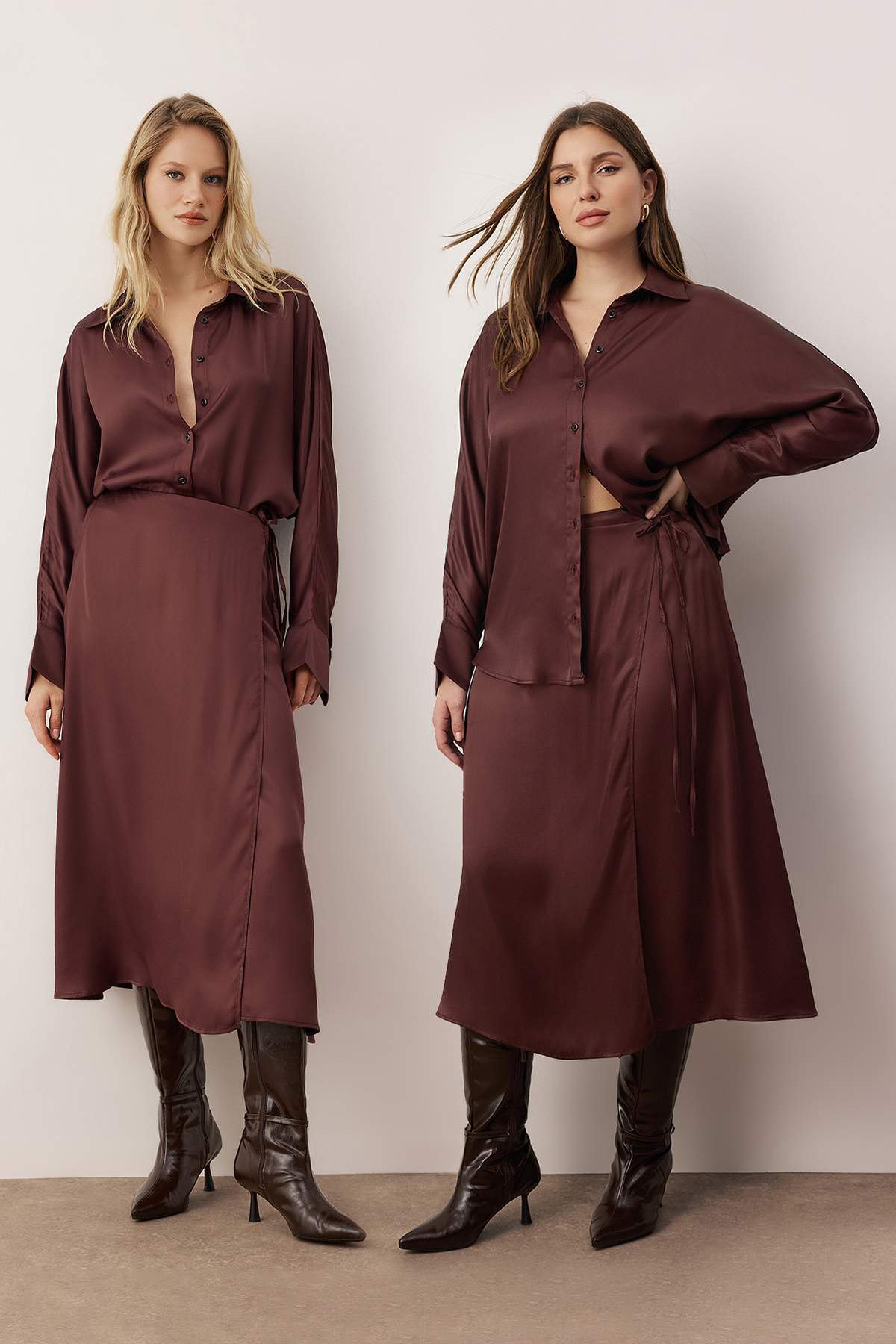 Trendyolmilla  Vücut Seçmeyen Kahverengi Kruvaze Bağlama Detaylı Dokuma Saten Midi Etek TWOAW26ET00121 - Görsel 3