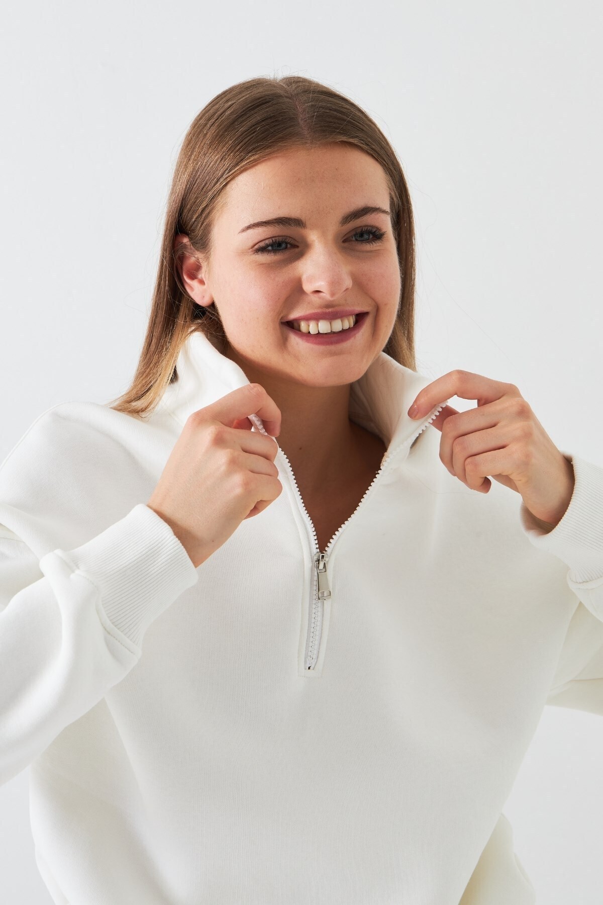 The Champ Clothing  Unisex Oversize Sweatshirt Basic Beyaz – Yarım Fermuar Dik Yaka, 3 İplik Şardonlu Polar - Görsel 4