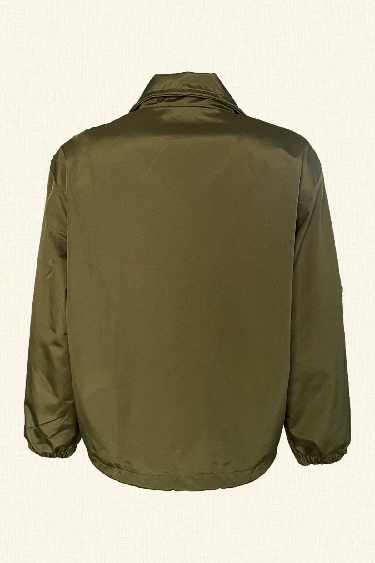 GZ Design  Deri Üzeri Fiyonk Figürlü Yeşil Yağmurluk - Görsel 3