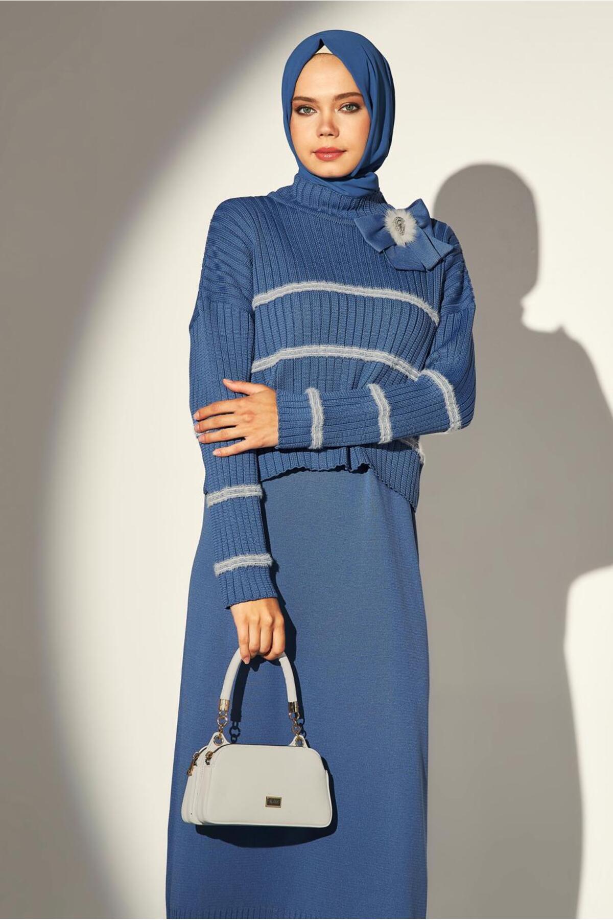 آلوینا لباس بافتنی طرح گل سینه کد ۴۴۹۷۴