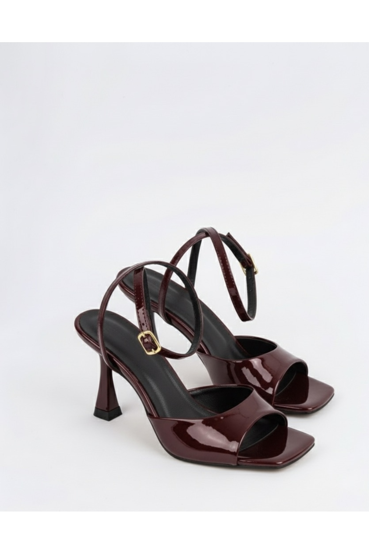 İZCE MODA Kadın topuklu sandalet bordo rugan görsel 2