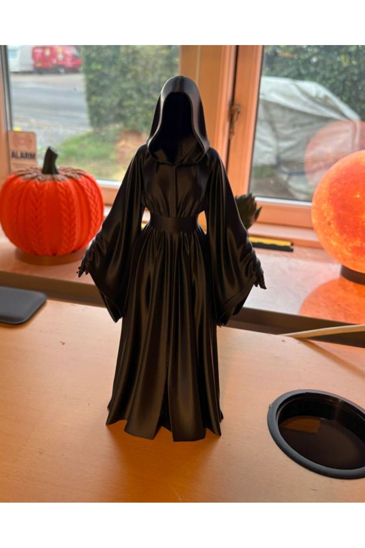 Portacandele Tealight Woman senza volto - Design speciale Stampa 3D 23 CM