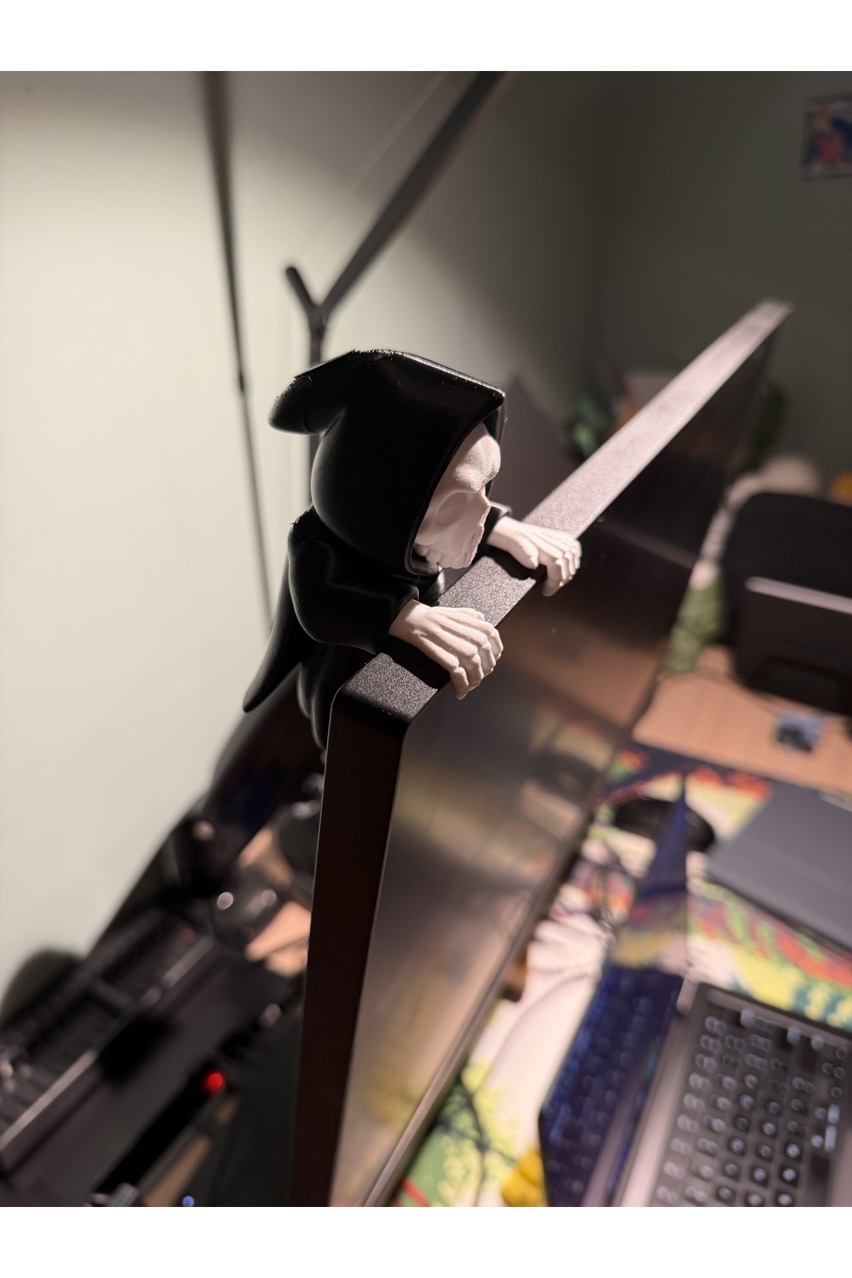 Grim Reaper Monitor Buddy - Special Design 3D Print with Angel of Death Figure