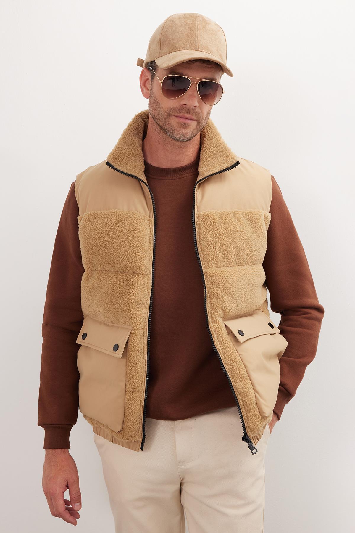 Tudors  Erkek Regular Fit Klasik Kesim Kürk Detaylı Dik Yaka Çift Cepli Sıcak Tutan Taş Yelek - Görsel 2