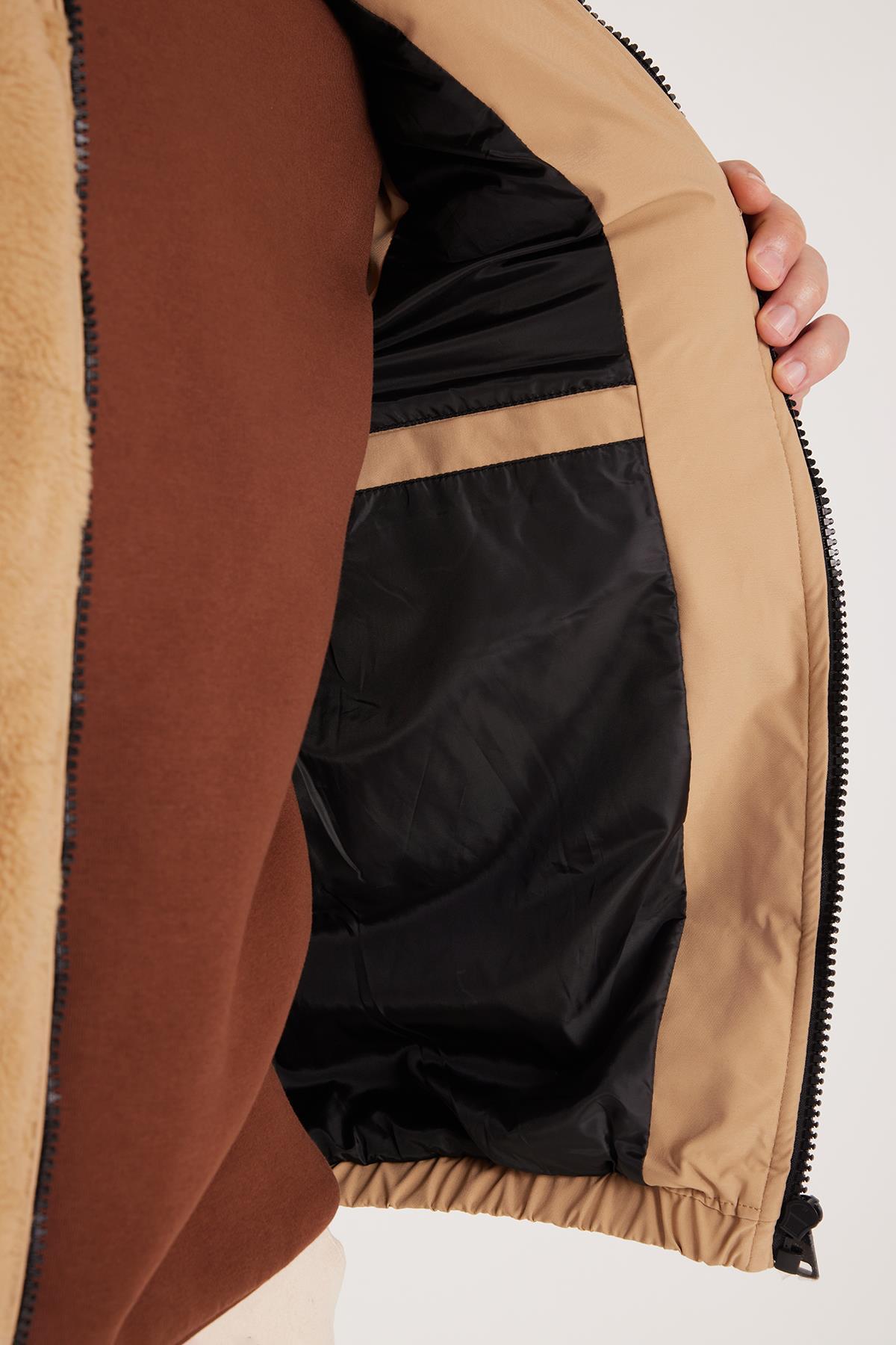 Tudors  Erkek Regular Fit Klasik Kesim Kürk Detaylı Dik Yaka Çift Cepli Sıcak Tutan Taş Yelek - Görsel 3