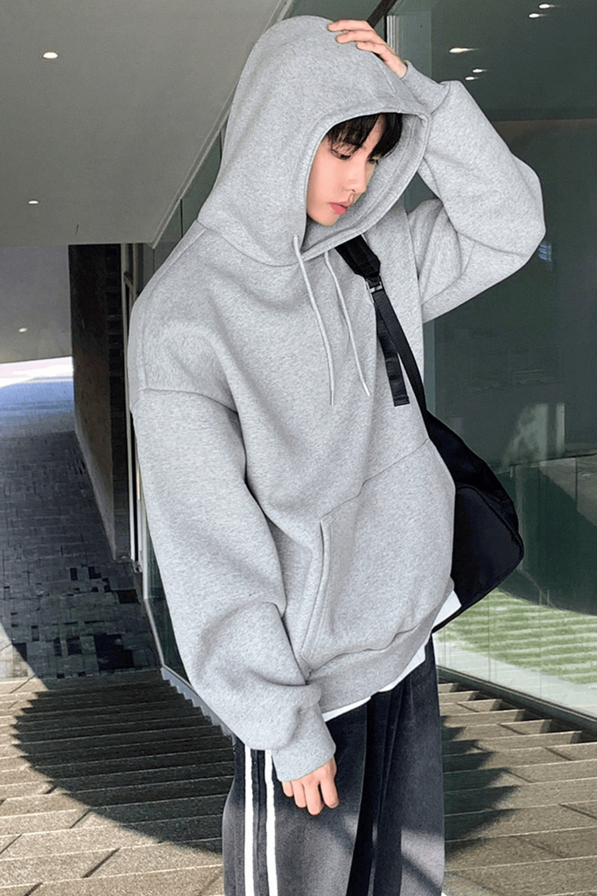 Erkek Sweatshirt Kanguru Cepli İçi Polarlı 3 İplik Kapüşonlu Oversize Sweatshirt KANGU — رنگارنگ KANGURU-SWEATSHIRT — تصویر 4 از 5