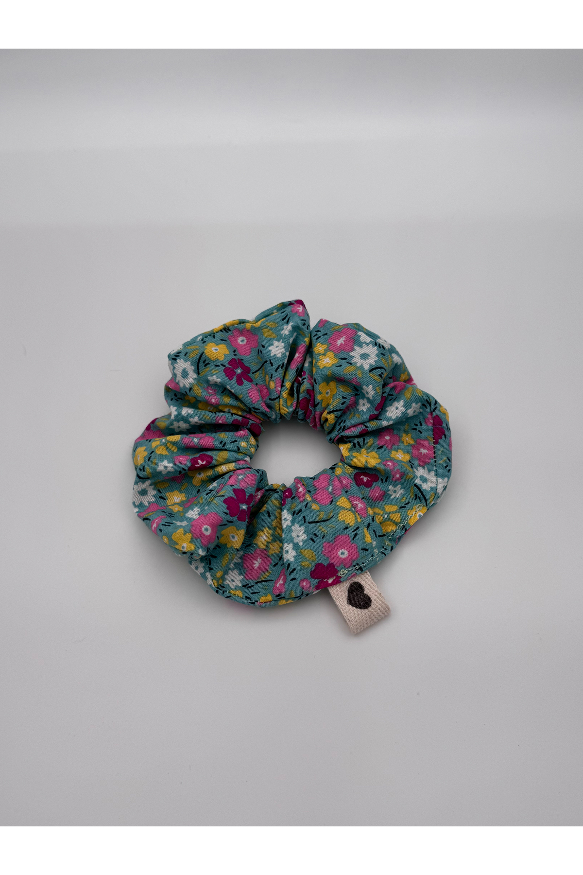 LoomaLoop 5'li Çiçekli Kumaş Toka Seti Topuz Tokası Scrunchies Lastikli Saç Aksesuarı görsel 4