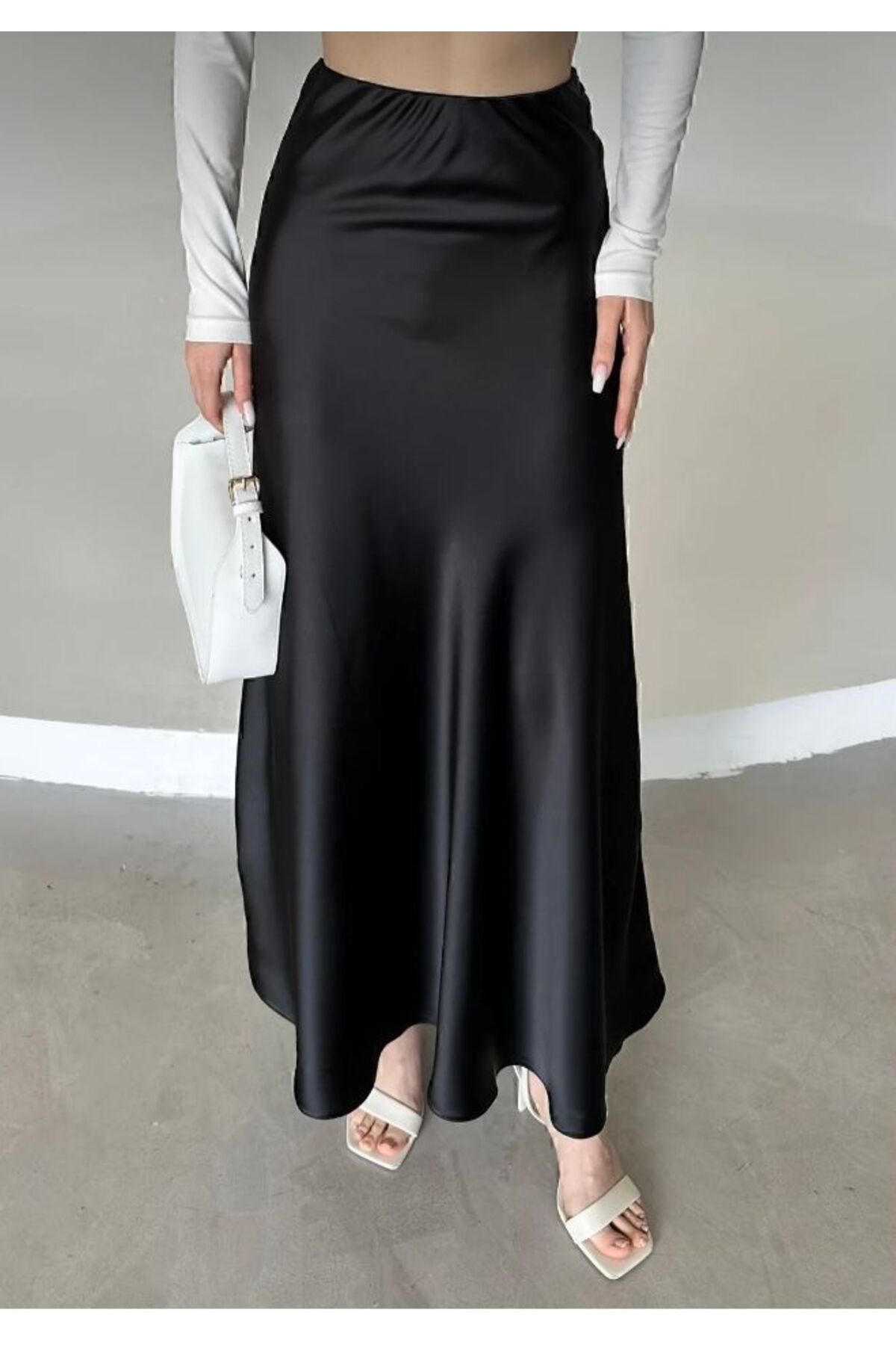 MODA UGS DOKULU ŞIK SİYAH SATEN ETEK görsel 2
