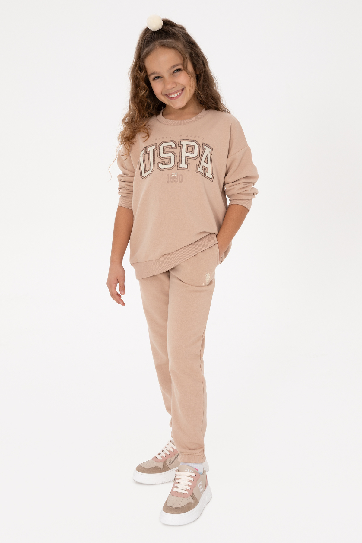 یو اس پولو لباس ورزشی دخترانه طرح شتری 50318957-VR015 یو اس پولو لباس ورزشی دخترانه طرح شتری 50318957-VR015