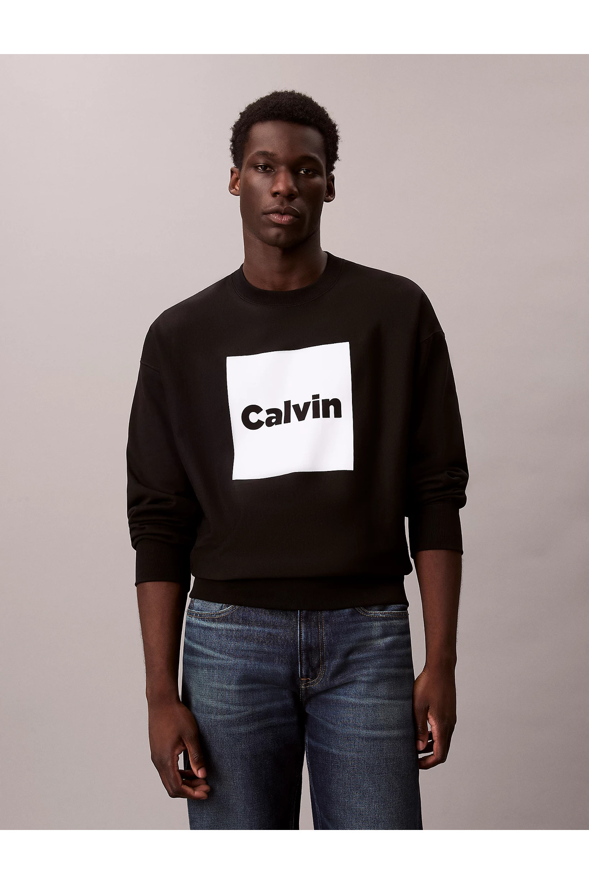 کلوین کلاین سویشرت مردانه آستین بلند یقه گرد طرح دار نخی مشکی LV04RD216G-UB1