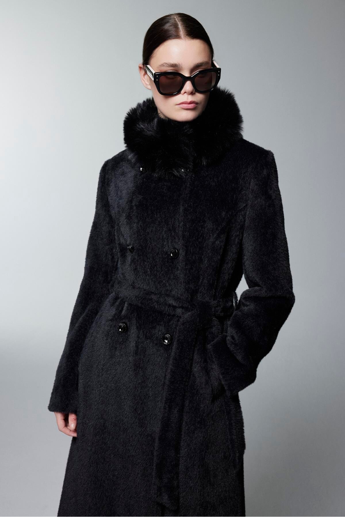 Zühre  Kürk Yaka Düğme ve Kuşak Detaylı Kaban - Görsel 2