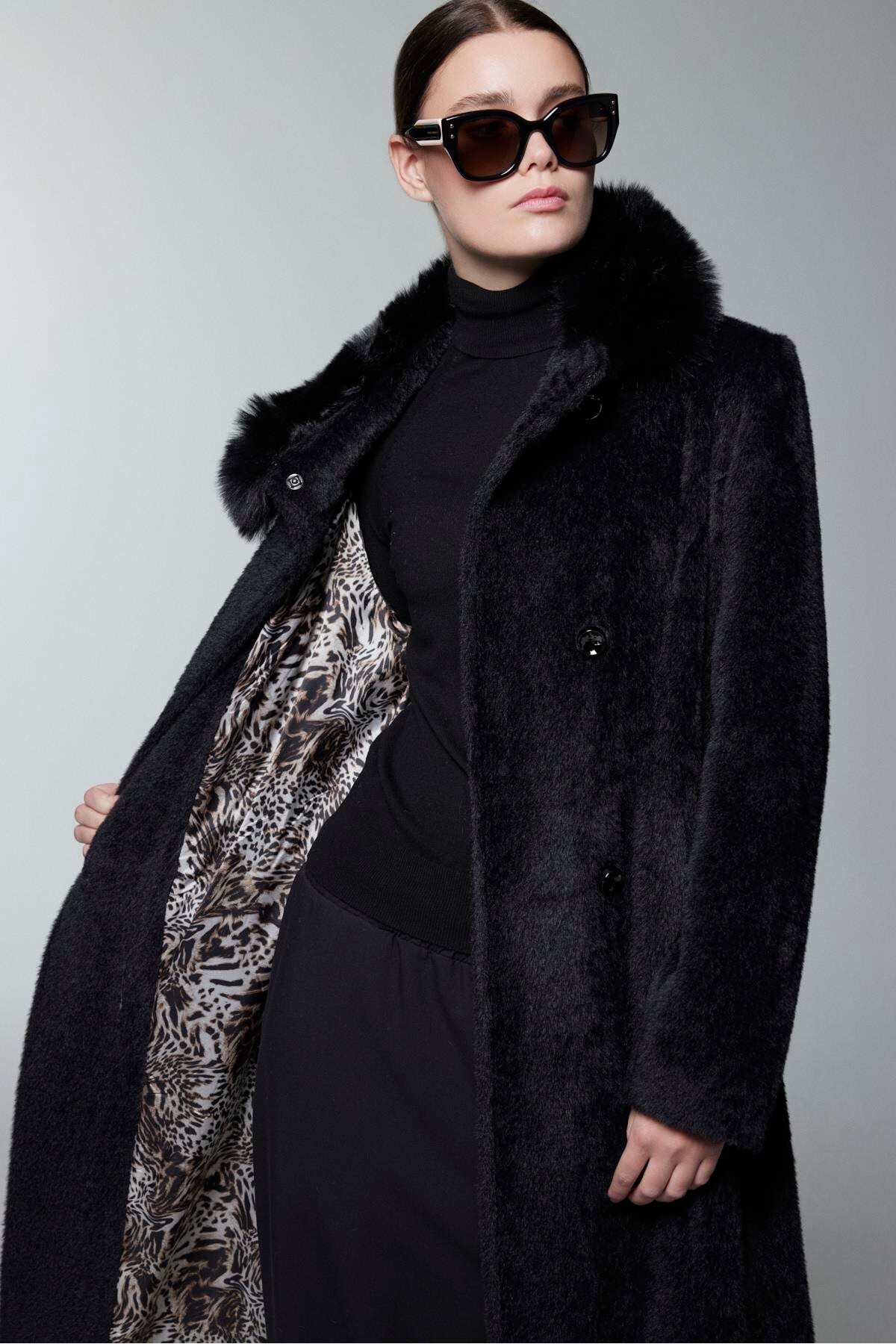 Zühre  Kürk Yaka Düğme ve Kuşak Detaylı Kaban - Görsel 5