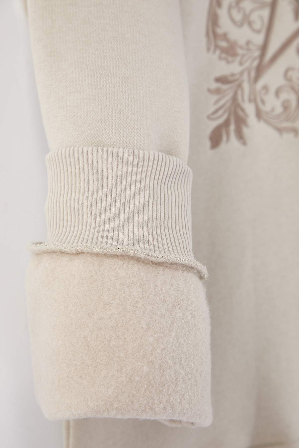 Trendyolmilla  Taş Oversize/Geniş Kesim Sırtı Nakış Detaylı Kapüşonlu Sweatshirt TMNAW25SW00142 - Görsel 8