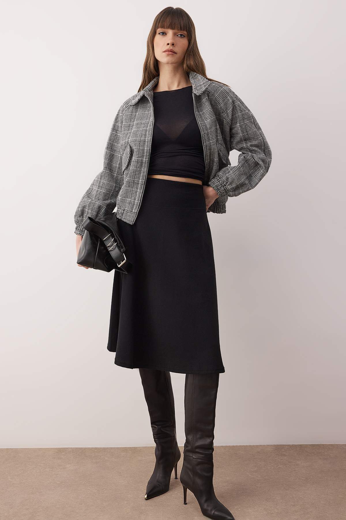 Trendyolmilla  Siyah Selanik A-line/Çan Açılan Midi Örme Etek TWOAW26ET00149