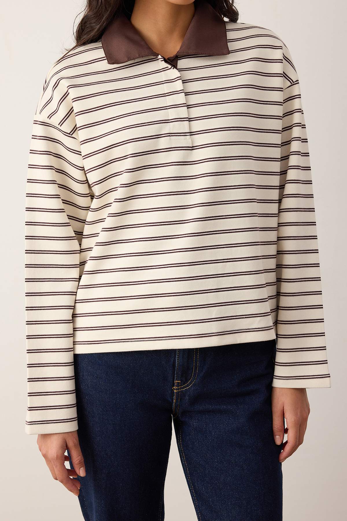 Trendyolmilla  Kahverengi Çizgili More Sustainable Dokuma Yakalı Oversize Örme T-shirt/Sweatshirt TWOAW26TS00004 - Görsel 3