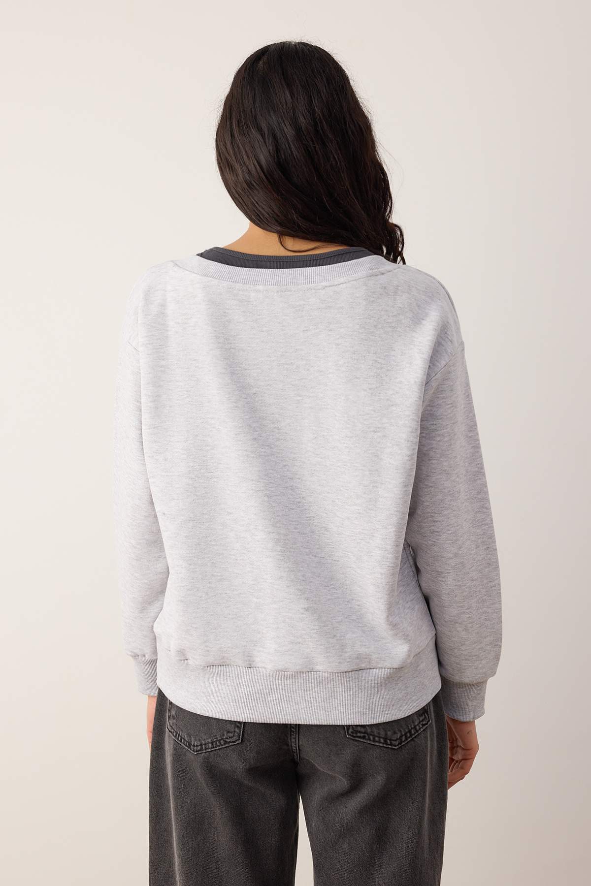 Trendyolmilla  Teen Kar Melanj 2'li Düşük Omuzlu Örme Sweatshirt TWOAW26SW00149 - Görsel 4