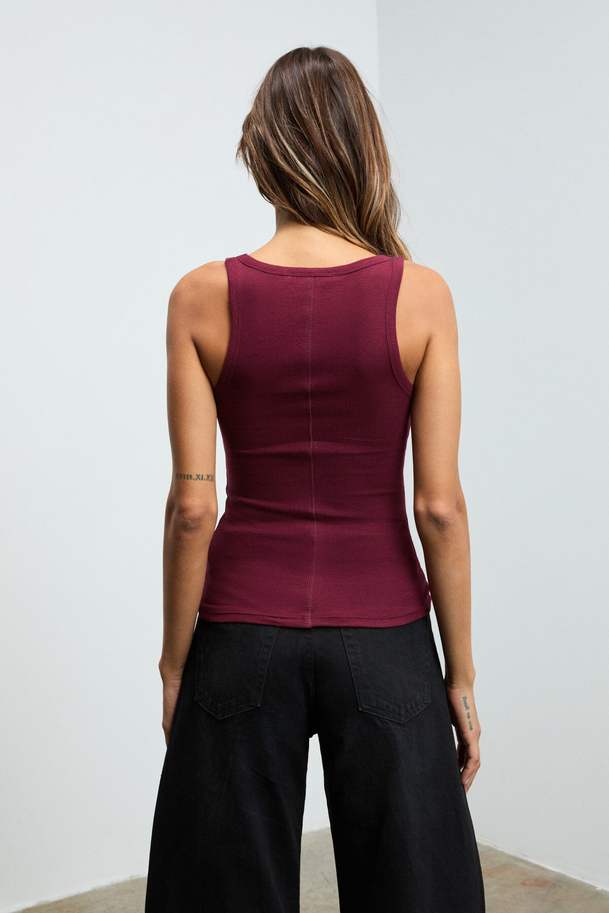 ETHIQUET  LILLESOL Kadın Fitilli Görünümlü Slim Fit Vücuda Oturan Havuz Yakalı Pamuklu Basic Bordo Bluz Atlet - Görsel 6